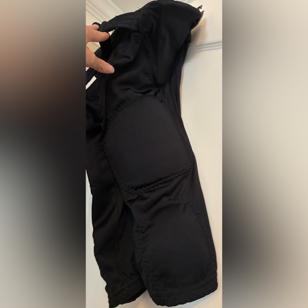 NIKE FOOTBALL PANTS WITH INTEGRATED FOOTBALL PADS
EXCELLENT CONDITION - Picture 3 of 5